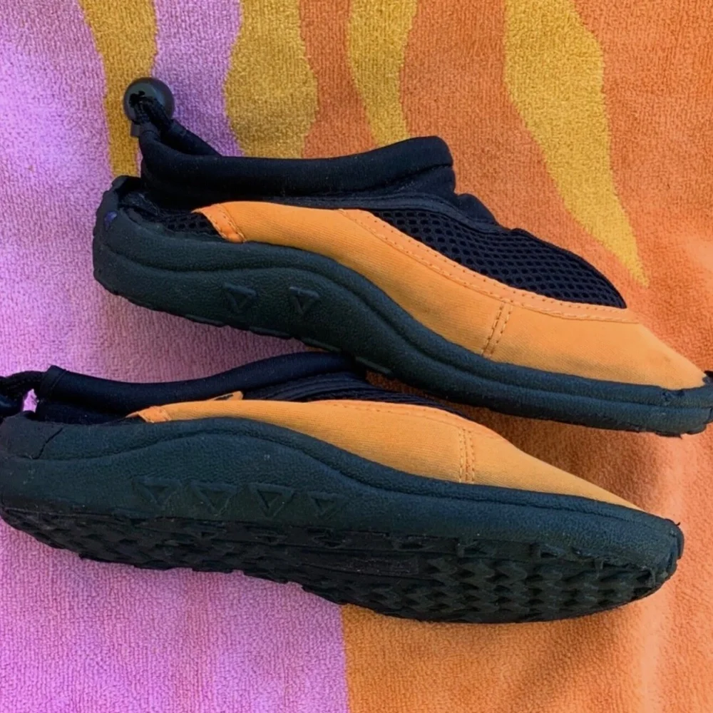 Tru-Fit Boy Girl Water Shoes Size 2 Youth . Foot 8”